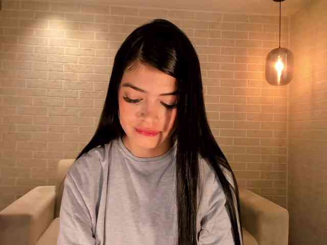 NiaMiller webcam