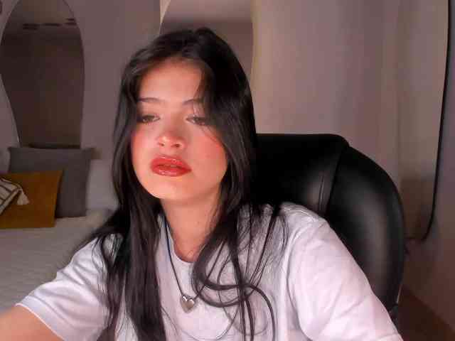 NiaMiller webcam