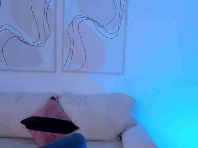NiaMiller webcam