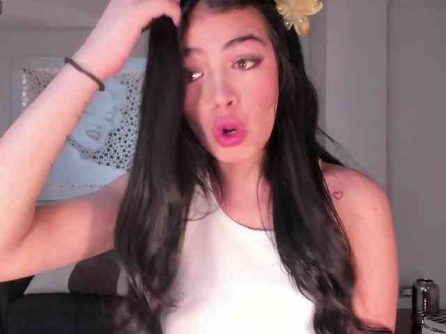 NiaMiller webcam