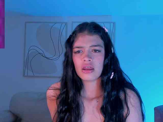 NiaMiller webcam