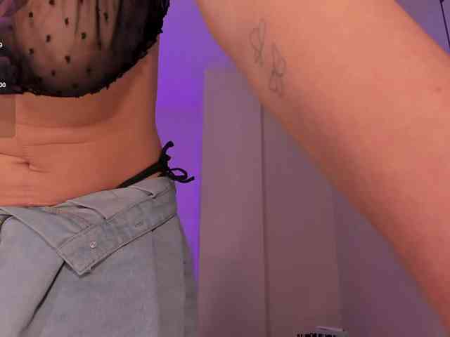 NiaMiller webcam