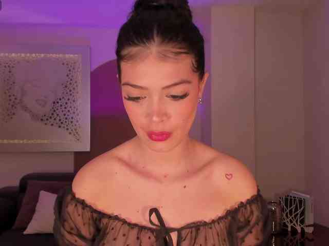 NiaMiller webcam