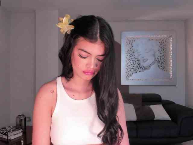 NiaMiller webcam
