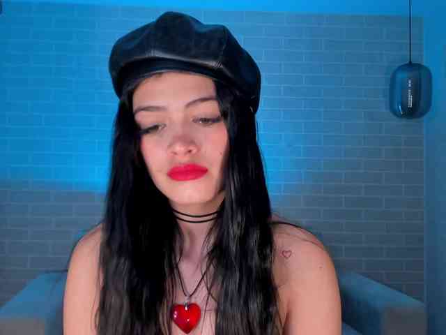 NiaMiller webcam