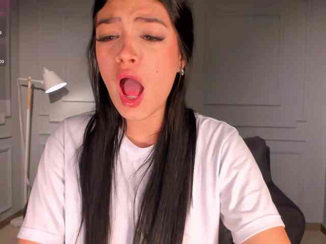 NiaMiller webcam