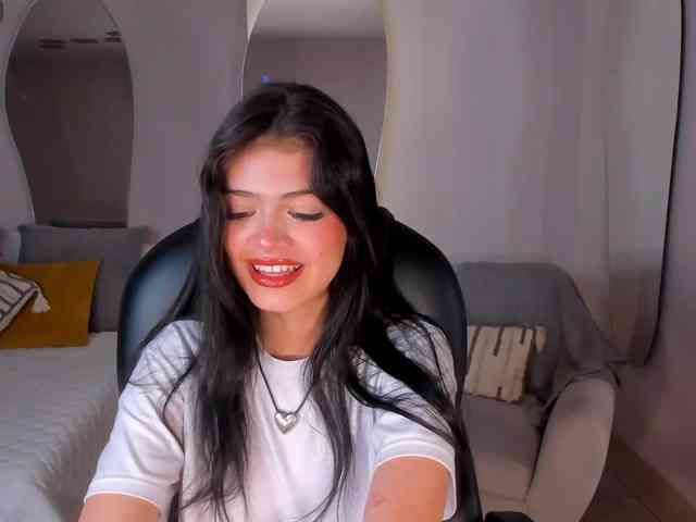 NiaMiller webcam
