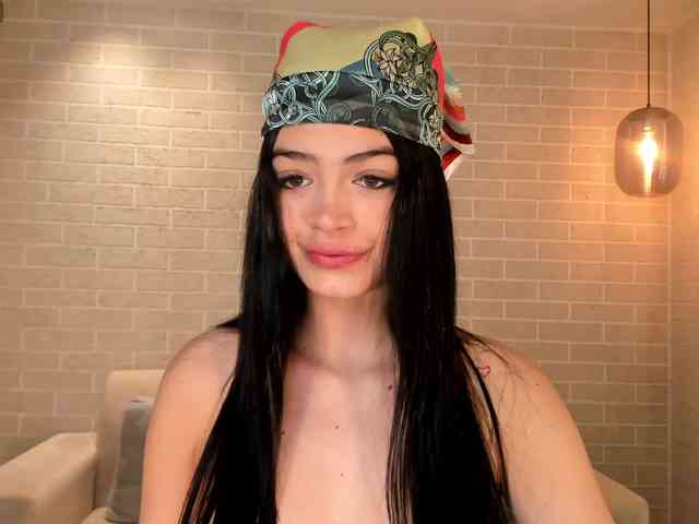 NiaMiller webcam