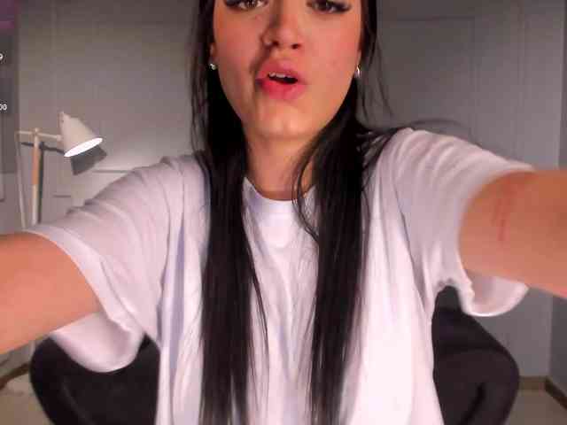 NiaMiller webcam
