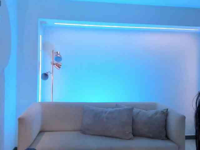 NiaMiller webcam