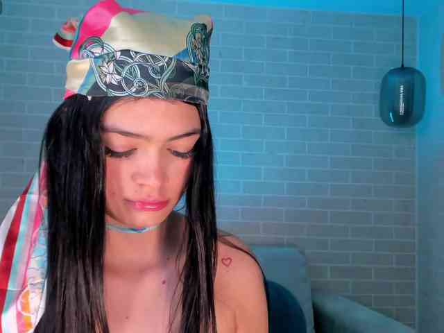NiaMiller webcam