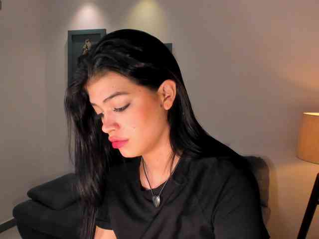NiaMiller webcam