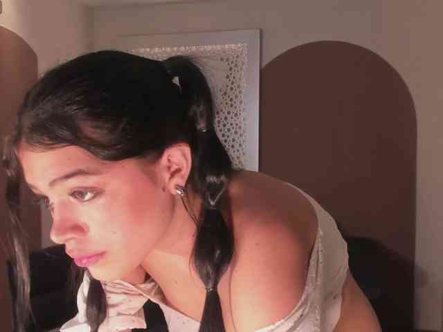 NiaMiller webcam