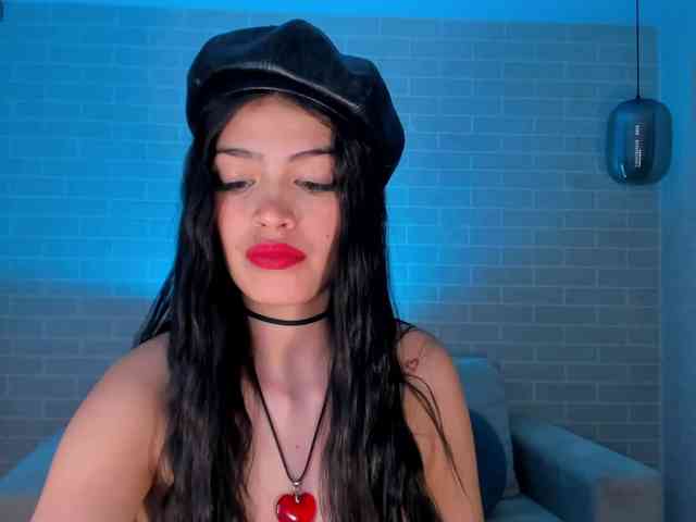 NiaMiller webcam