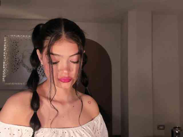 NiaMiller webcam