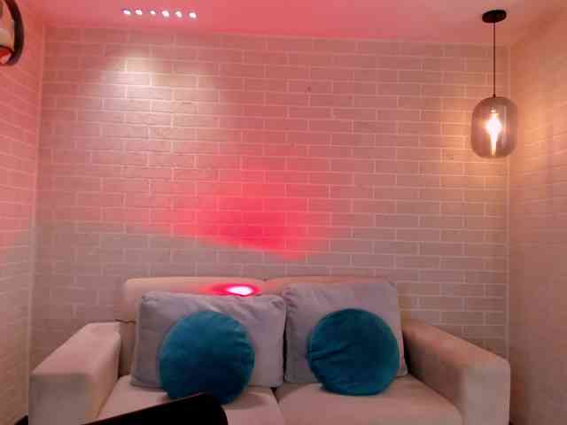 NiaMiller webcam