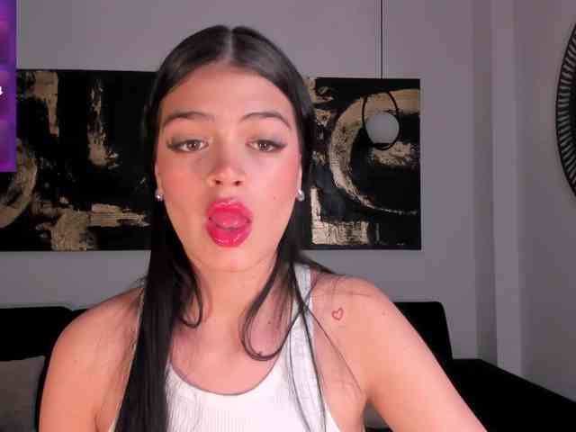 NiaMiller webcam