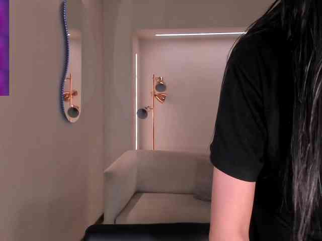 NiaMiller webcam
