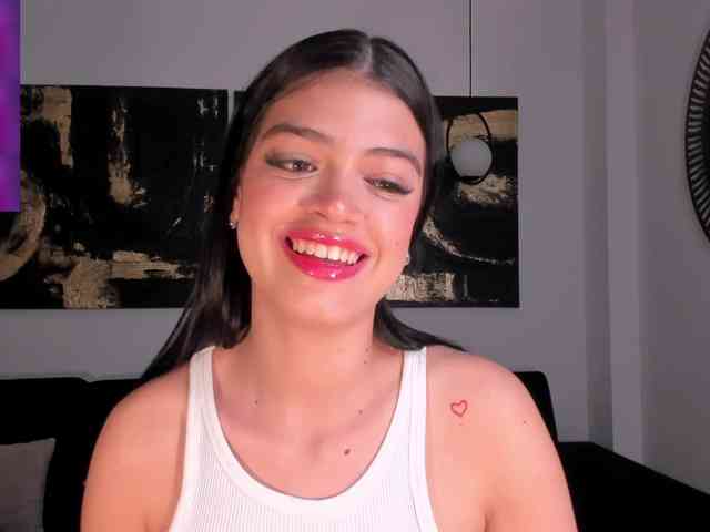 NiaMiller webcam