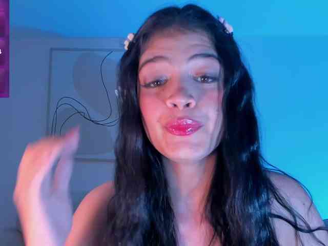 NiaMiller webcam