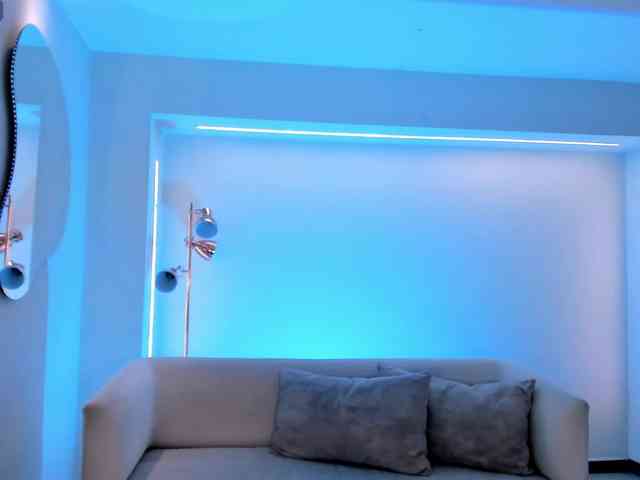 NiaMiller webcam