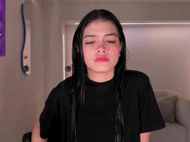 NiaMiller webcam