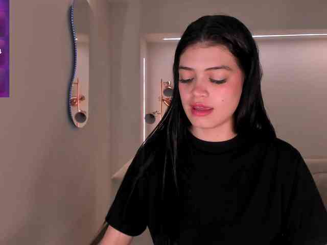 NiaMiller webcam