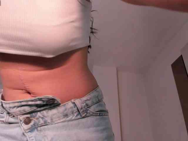 NiaMiller webcam