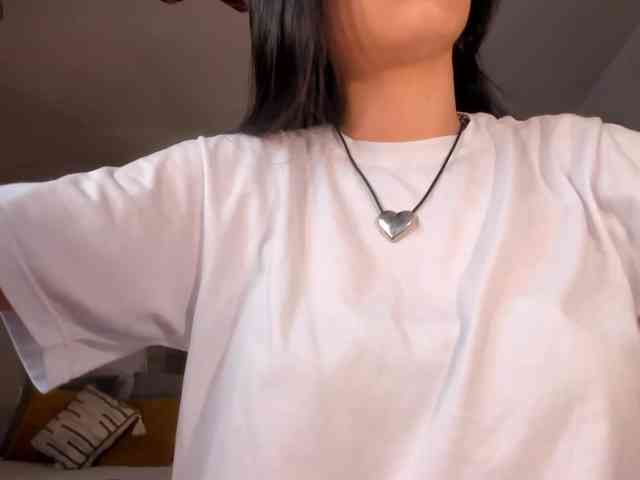 NiaMiller webcam