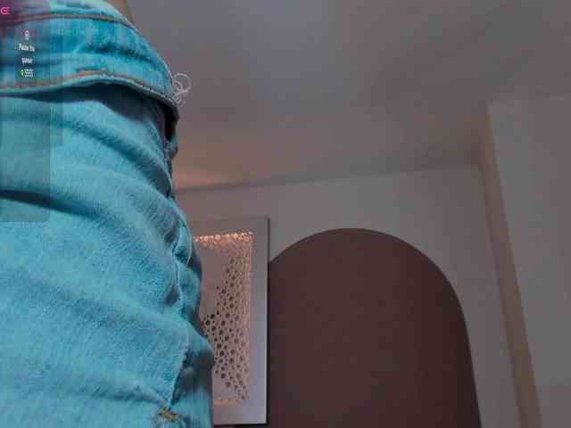NiaMiller webcam
