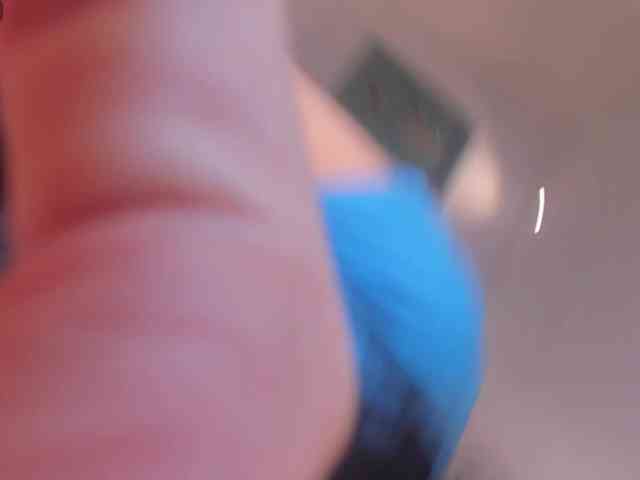 NiaMiller webcam