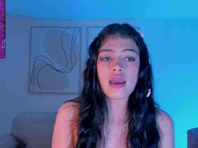 NiaMiller webcam