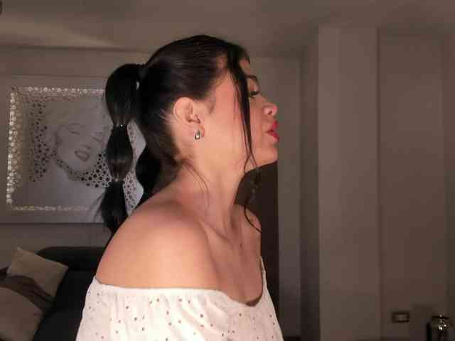 NiaMiller webcam