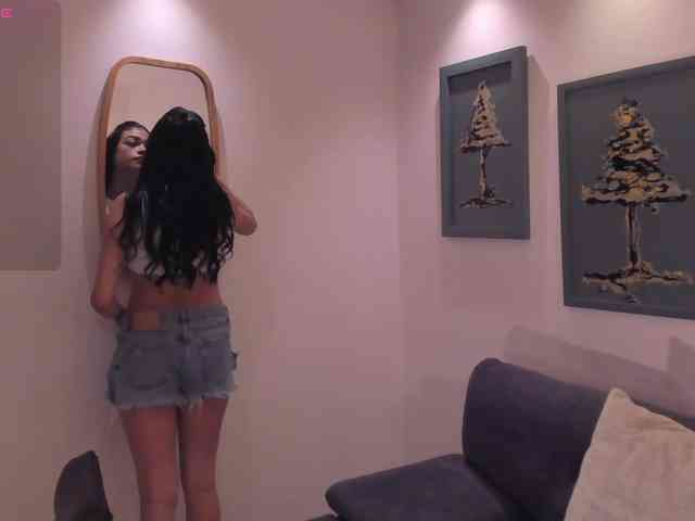 NiaMiller webcam