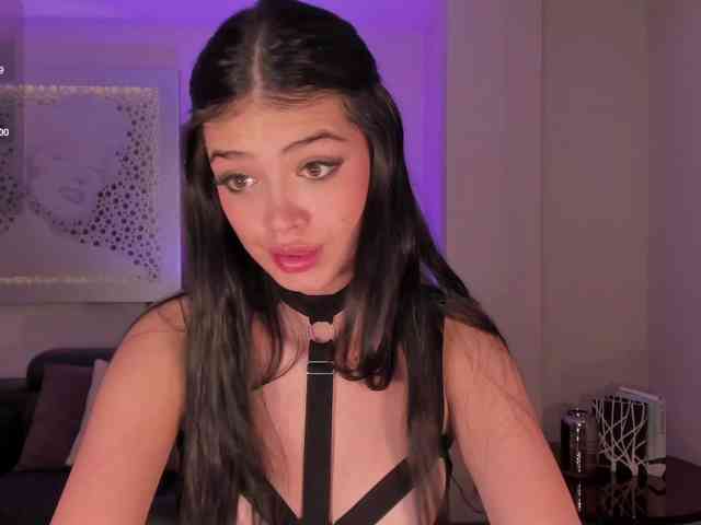 NiaMiller webcam