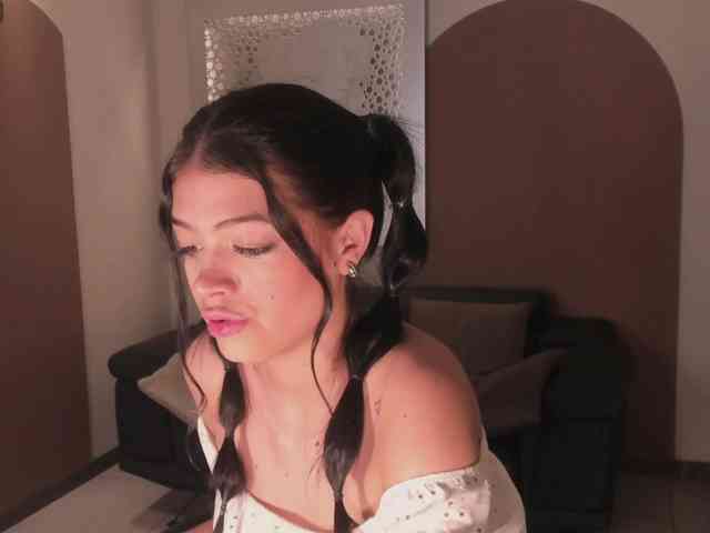 NiaMiller webcam