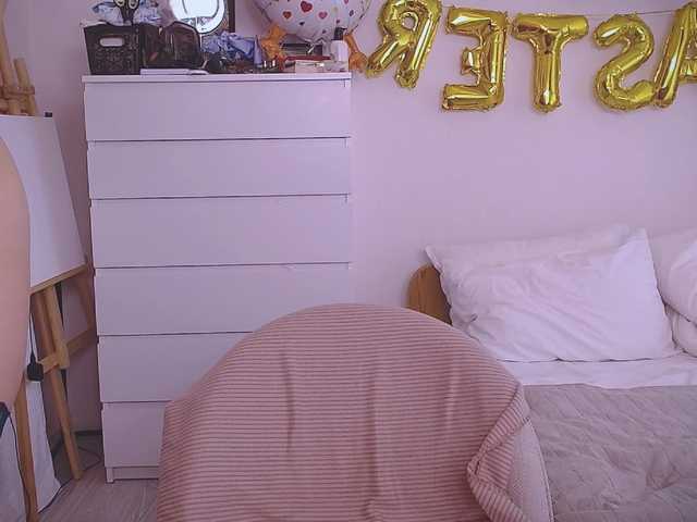 LOVEIS-'s BongaCams show and profile