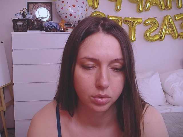 LOVEIS-'s BongaCams show and profile