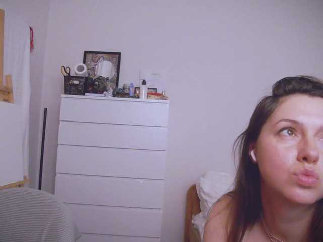 LOVEIS-'s BongaCams show and profile