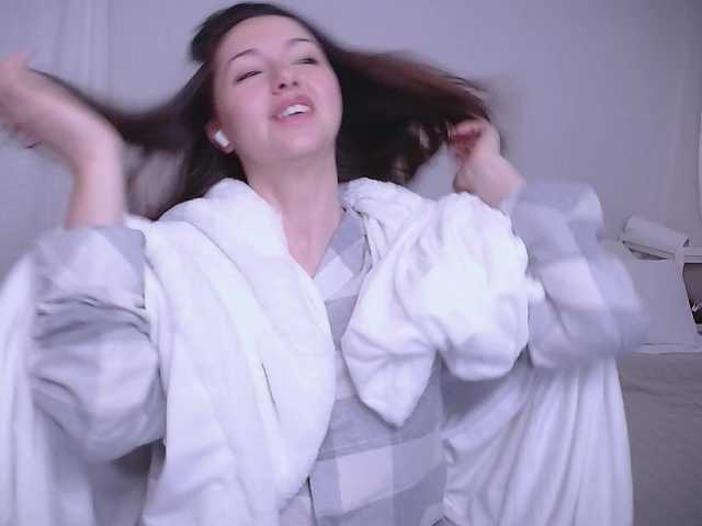 LOVEIS- Nude Live Sex Shows