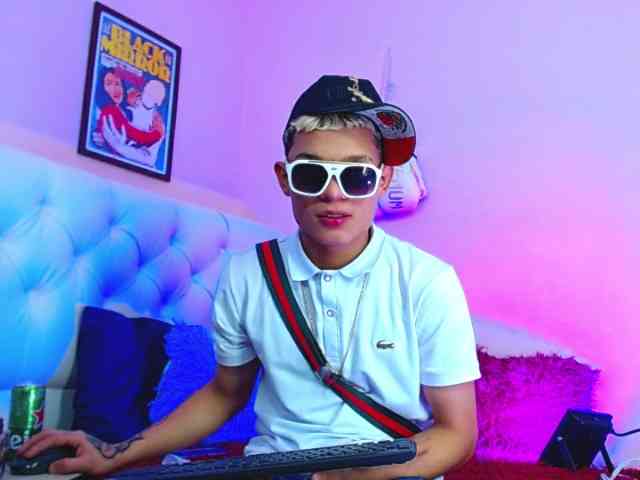 strongerboyx strongerboyx