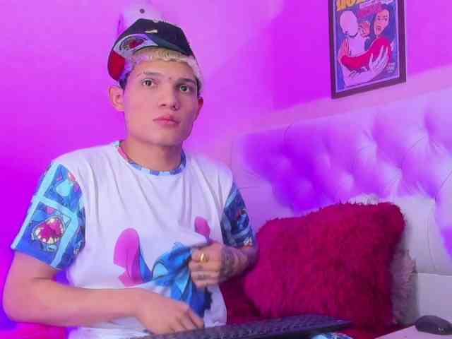 strongerboyx strongerboyx