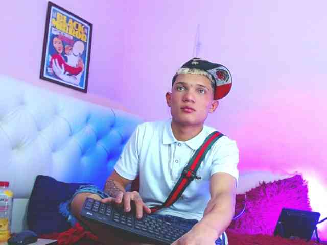 strongerboyx strongerboyx