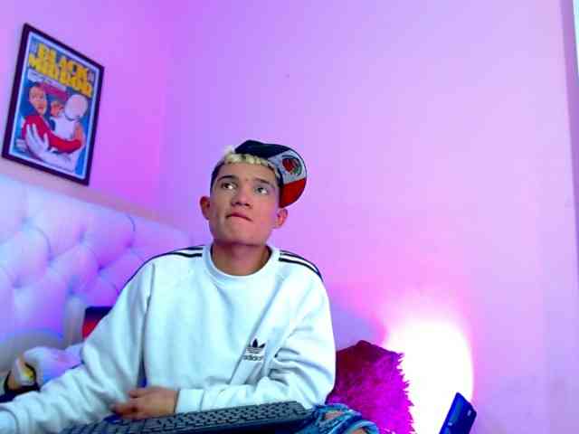 strongerboyx strongerboyx