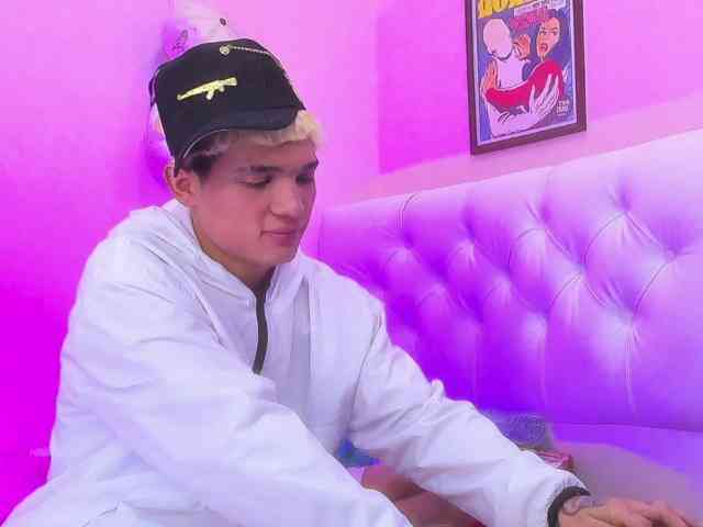 strongerboyx strongerboyx