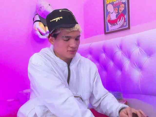 strongerboyx strongerboyx