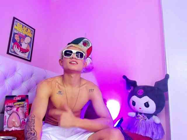 strongerboyx strongerboyx