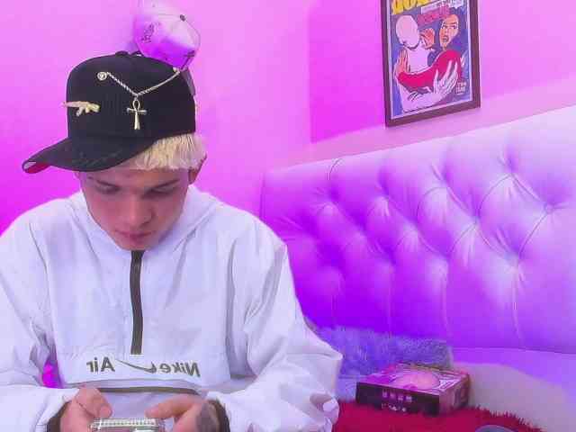 strongerboyx strongerboyx