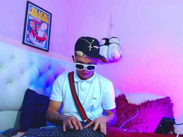 strongerboyx strongerboyx