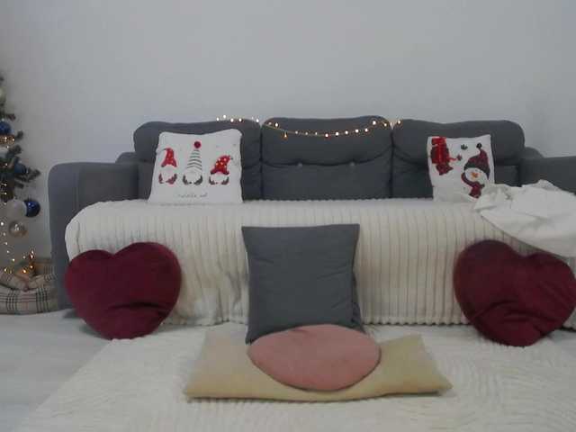 EmmaWills's BongaCams show and profile